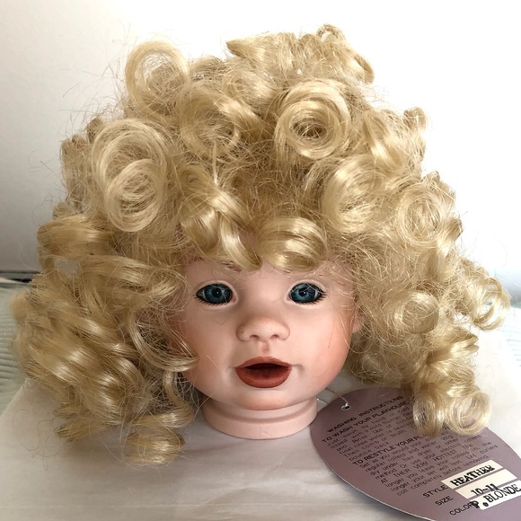 Doll wig, vibrant, red bob style red doll wig Size 10 by Playhouse collection - Picture 14 of 15